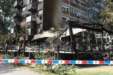 POTRESNE SLIKE NAKON POŽARA NA NOVOM BEOGRADU! Republika sa nesrećnim stanarima! Policijska traka još je tu, vlada pustoš! (FOTO+VIDEO)