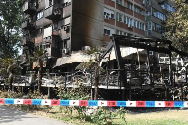 POTRESNE SLIKE NAKON POŽARA NA NOVOM BEOGRADU! Republika sa nesrećnim stanarima! Policijska traka još je tu, vlada pustoš! (FOTO+VIDEO)