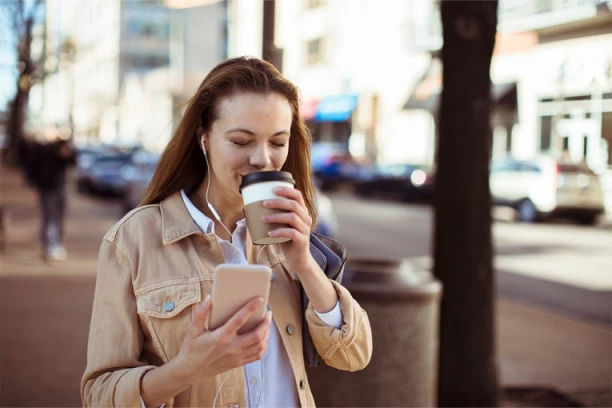 KVARI RASPOLOŽENJE I PODIŽE PRITISAK: Zašto po vrućini morate da izbegavate kafu?