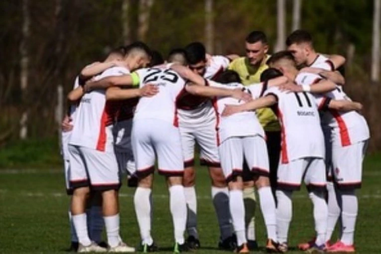 NA MLADIMA SE GRADI BUDUĆNOST KLUBA: Trojica omladinaca priključena seniorskom sastavu - ravnopravno će konkurisati za prvi tim! (FOTO GALERIJA)