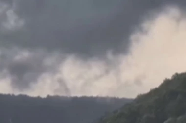 TORNADO KOD UŽICA, VALJEVO TUČE GRAD! Počelo veliko nevreme u Srbiji! EVO KO JE SLEDEĆI NA UDARU!