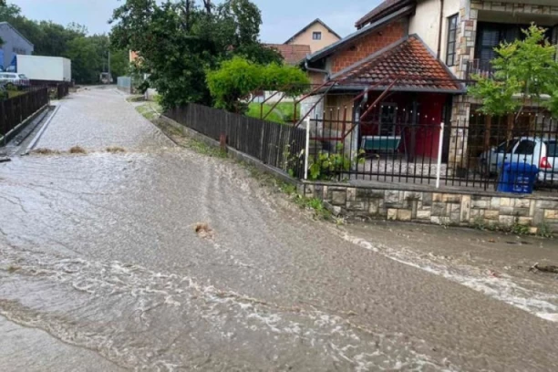 OVI GRADOVI U SRBIJI SU DANAS POTOPLJENI! ARILJE I VRNJAČKA BANJA UVELI VANREDNU SITUACIJU: Požegu zadesila razorna pijavica!