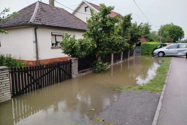 SRBIJU POHARALO JAKO NEVREME! MUP pomagao na otklanjanju posledica