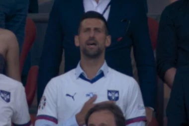 E, TAKO SE POŠTUJE HIMNA! Đoković iz SVEG GLASA pevao BOŽE PRAVDE! (VIDEO)
