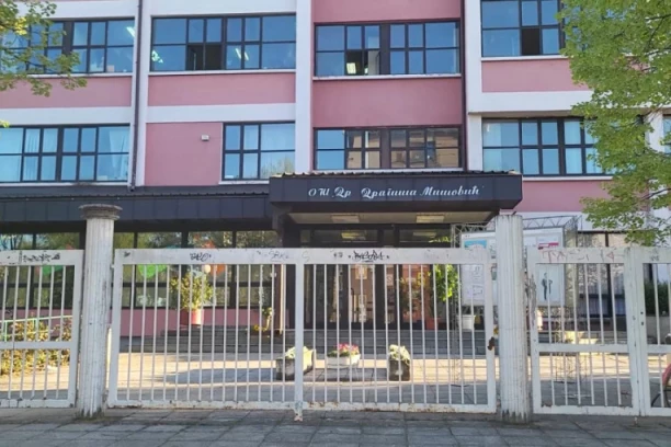 RODITELJ BIO NEZADOVOLJAN OCENOM DETETA, PA NASRNUO NA NASTAVNIKA! Haos u čačanskoj školi