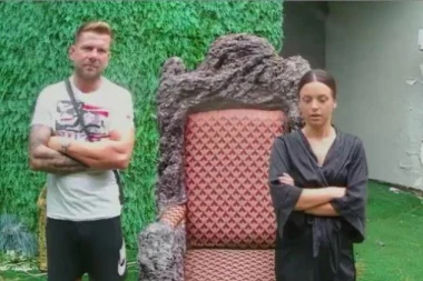 MIONA POKAZALA JEZIVU MODRICU?! Sumnja se da je udario Ša, evo šta se zaista krilo! (FOTO)