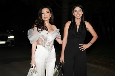 CECA I ANASTASIJA IZBACUJU ALBUM U ISTO VREME! Majka i ćerka skovale plan! Evo šta su dosad krile od javnosti (FOTO)