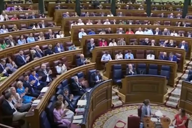 ŠOK U EVROPSKOJ DRŽAVI! Smena u državnom vrhu posle 25 godina, umesto OCA na vlast dolazi SIN