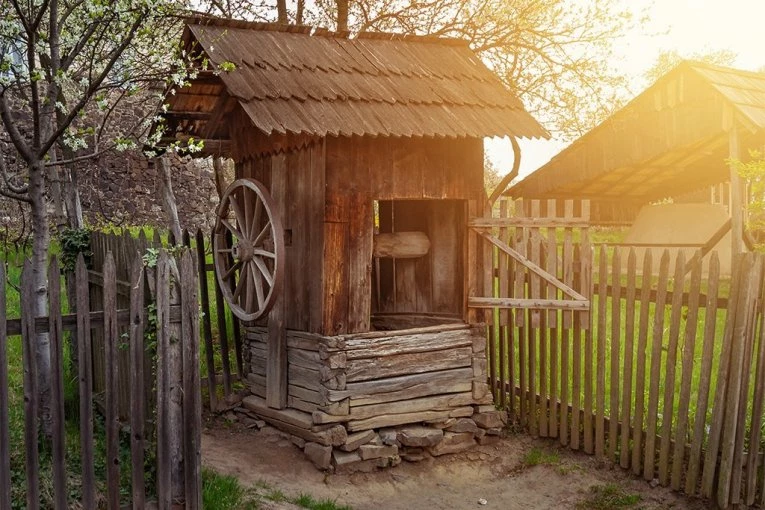 KOMŠIJE SE POTUKLE ZBOG BUNARA, NAJMANJE 42 MRTVIH! Neverovatan sukob dve porodice zahvatio celo selo! (FOTO)