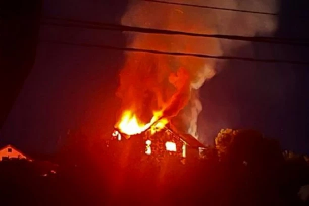 POLICIJA SA DUGIM CEVIMA NA MESTU POŽARA NA ŠIROKAČI! Novi detalji užasa u Sarajevu! (FOTO)