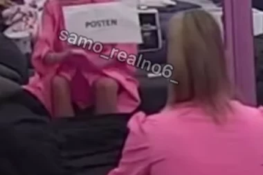 ŠTA TO RADI KAČAVENDA SA ULOŠKOM NASRED SOBE? Milena raširila noge, pa pred kamerama uradila OVO! Skandalozan snimak kruži internetom! (VIDEO)