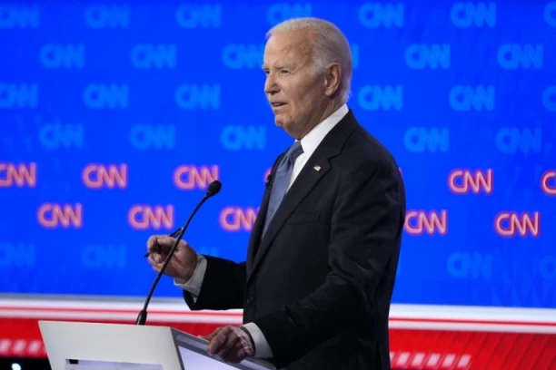 NJUJORK TAJMS ZATRAŽIO OD BAJDENA DA SE POVUČE: Raste pritisak na šefa Bele kuće da odustane od predsedničke trke