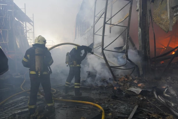 KRVAVO JUTRO U SELU GORODIŠČE: Dron ubio celu porodicu, pogođena stambena zgrada, među mrtvima i DECA