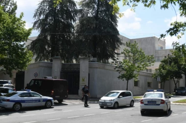 OGLASILA SE AMBASADA IZRAELA NAKON ŠTO JE ŽANDARM UPUCAN SAMOSTRELOM!