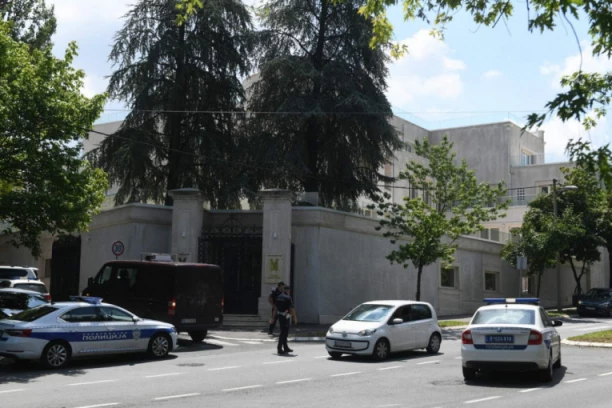 OGLASILA SE AMBASADA IZRAELA NAKON ŠTO JE ŽANDARM UPUCAN SAMOSTRELOM!