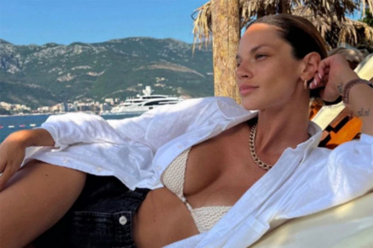 BLAGO NJENOM DEČKU: Nećete moći da skinete pogled sa Danijele Dimitrovske