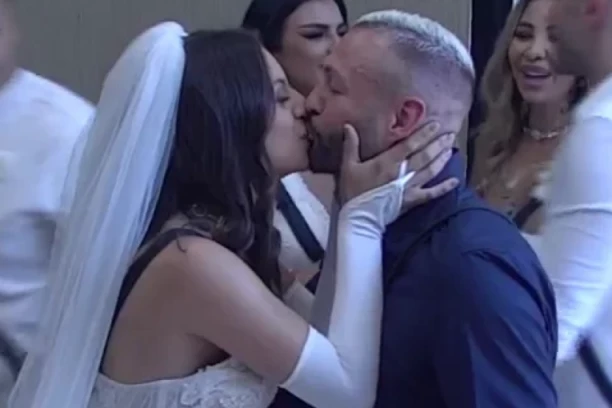 SKANDAL NA PINKU! Mlada poljubila KUMA dok čeka MLADOŽENJU, hitan prekid programa u Eliti (FOTO)