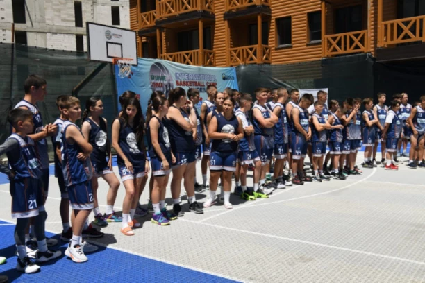 SPORTSKI DUH I DEČIJI OSMESI: Već 23 godine na Jahorini stasavaju novi košarkaški asovi!