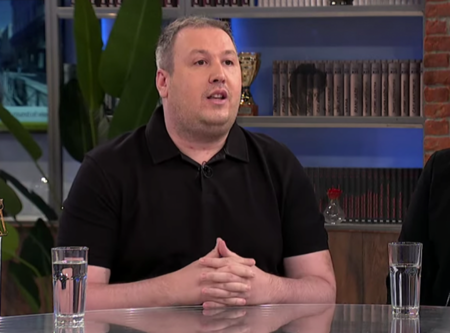 NAŠ OŽENJENI PEVAČ U GEJ-AFERI: Otkriveni svi detalji o njegovoj ...