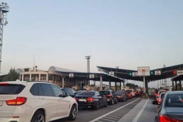 PUTNIK NAPRAVIO HAOS NA GRANICI: Policajci zaustavili vozilo, a onda su se ZABEZEKNULI od prizora