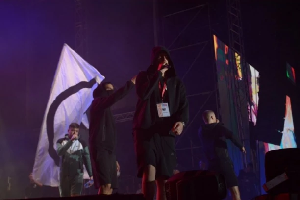 PUBLIKA U NEVIĐENOM TRANSU! Crni Cerak doveo atmosferu do USIJANJA! (VIDEO)