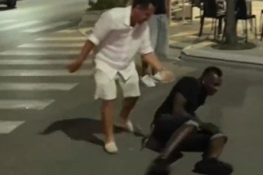 SADA SI PAO NAJNIŽE, MARIO! Kakav BLAM proslavljenog fudbalera! PIJAN SE VALJAO po ulici - Nije mogao da STANE NA NOGE! (VIDEO)