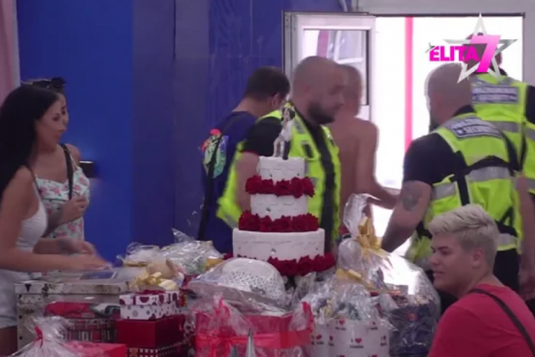 Anita i Andjelo dobili poklone od fanova Elita 7