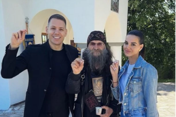 "KOSOVO JE CARSTVO NEBESKO..." Jovana Ljubisavljević sa dečkom OBILAZI MANASTIRE, Bogdanovom milosrđu se svi dive!