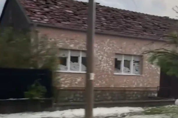 KUĆE IZREŠETANE KAO DA JE RAT! Grad OPUSTOŠIO Slavoniju, ljudi plaču nemoćni, Hrvatska na kolenima, OLUJA im je sve uništila! (VIDEO)