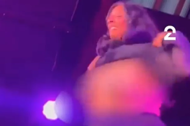 MINISTARKA SKANDALIZOVALA JAVNOST: Usred emisije pokazala grudi i izazvala burne reakcije (VIDEO)