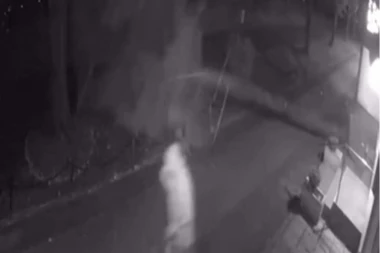 ZA DLAKU! "Druže, slavi ovo kao drugi rođendan": Jezivi snimak Beograđanina koji je izbegao TRAGEDIJU usled NEVREMENA (VIDEO)