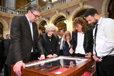 VUČIĆ PRISUSTVOVAO OBELEŽAVANJU 140 GODINA RADA NBS: Ponosan na činjenicu da 12 godina imamo punu stabilnost naše nacionalne valute (FOTO)