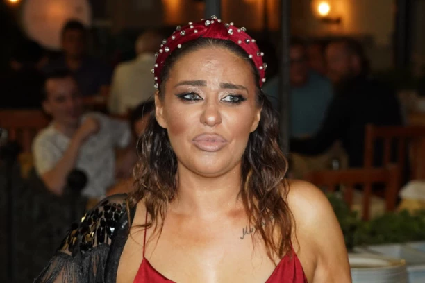 OVO JE NAJTUŽNIJA PESMA NA ESTRADI: Otpevala ju je Ana Nikolić, a pravo značenje LEDI KRV U ŽILAMA!