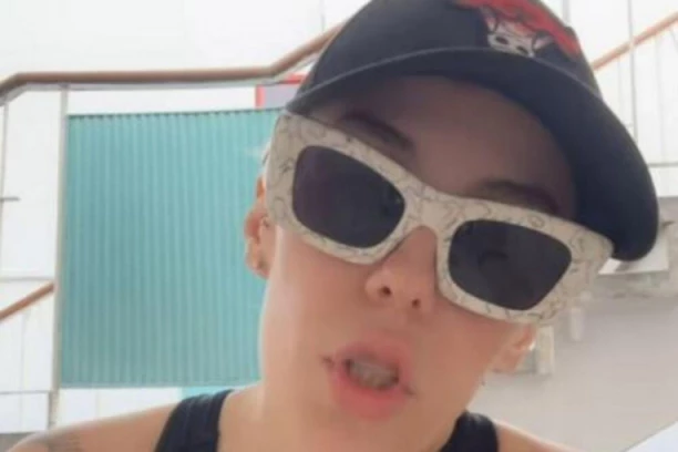 NAPADNUTA NAŠA INFLUENSERKA! U jeku OLUJE, taksista hteo da je UDARI!