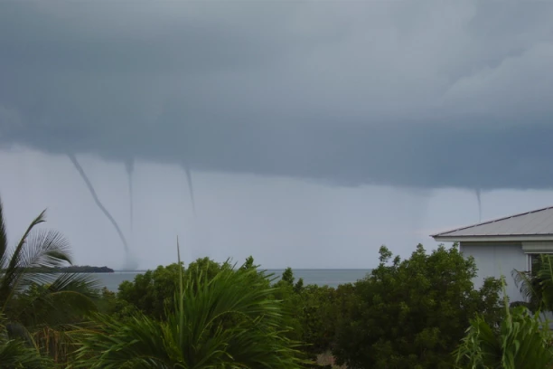 ZNATE LI ŠTA SU PIJAVICE NA NEBU? Tada smo ušli u prostor jačeg vetra! EVO ŠTA TREBA DA URADITE DA BISTE SE ZAŠTITILI!