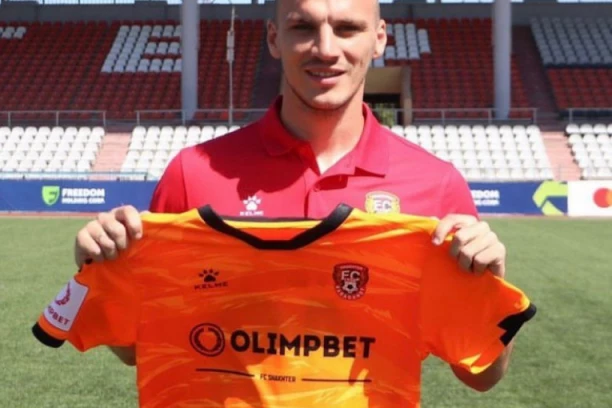 NOVI IZAZOV U KARIJERI: Leskovački Old Traford zamenio je inostranim stadionom! (VIDEO)