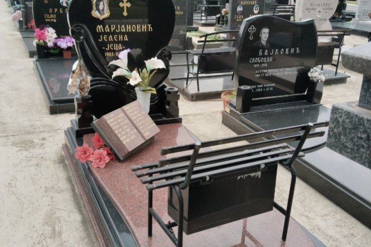 Grob Jelene Marjanović