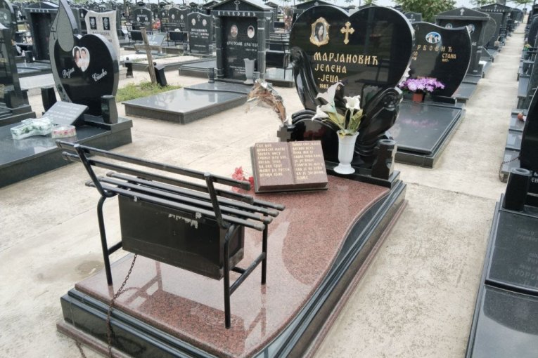 Grob Jelene Marjanović
