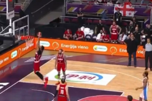 OVO JE NEVIĐENO U ISTORIJI KOŠARKE! ČOVEK TREBALO DA DA AUTOKOŠ, ON PROMAŠIO ZICER! U glavnim ulogama SRPSKI TRENER i bivši igrač MEGE