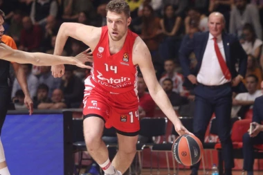 GOTOVO: Vezenkov u crveno-belom dresu!