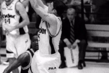 SUSRET POSLE ČETVRT VEKA! Danilović EVOCIRAO uspomene sa NBA legendom! Jedan DETALJ ih je posebno NASMEJAO! (VIDEO)