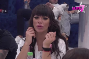 MILJANA KULIĆ UHVAĆENA ISPRED KUĆE U NIŠU! Evo šta je radila, društvo joj pravio i jedan muškarac!