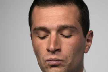 LIDER KRAJNJE DESNICE POSLAO SNAŽNU PORUKU: "Francuski narod je progovorio, ali nažalost..."