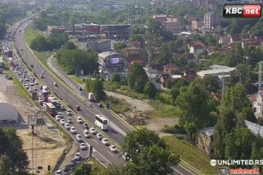 SUDAR NA AUTOKOMANDI, PRAVE SE KOLONE! U Beogradu od jutros pakleno za vožnju - NA AUTO-PUTU JEZIVA GUŽVA! (FOTO)