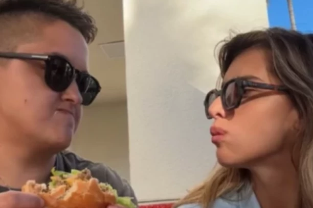 LUDILO NA BALIJU! Brat Marije Šerifović u RAJU sa Jovanom Pajić: Pevačica u kupaćem i potpuno bez šminke, a evo ko im pravi društvo! (FOTO)