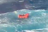 SRBIN U GRČKOJ SPASEN IZ NEMIRNOG MORA: Neposredno pre brodoloma učinio JEDNU STVAR koja mu je sačuvala život! (VIDEO)