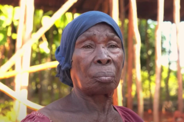 IMA 103 GODINE I JOŠ UVEK JE NEVINA: Ovo je najtužnija ljubavna priča ikada!