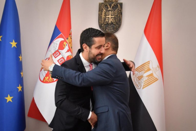 Srbija, Egipat, MUST