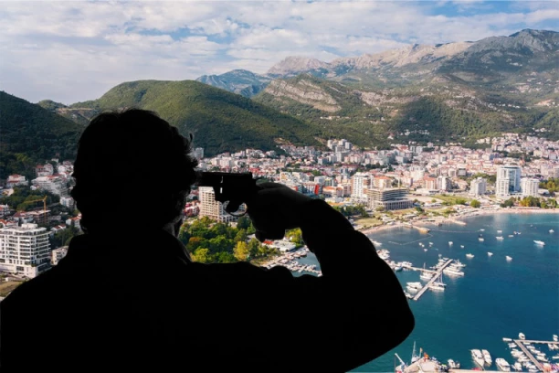 OVO JE PLJEVLJAK KOJI JE SEBI PUCAO U GLAVU : Nije hteo da ga policija uhapsi- spominje se da je kum narko bosa