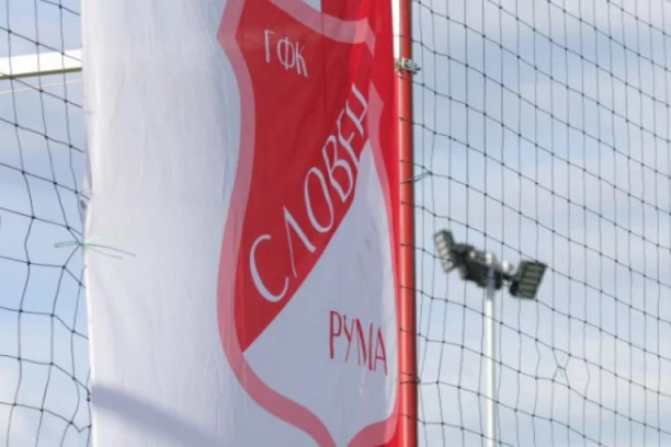 PREMIJERNA KONFERENCIJA ZA MEDIJE: Ciljevi su dobro poznati - osmorica novajlija zadužila opremu crveno-belih boja! (FOTO GALERIJA)